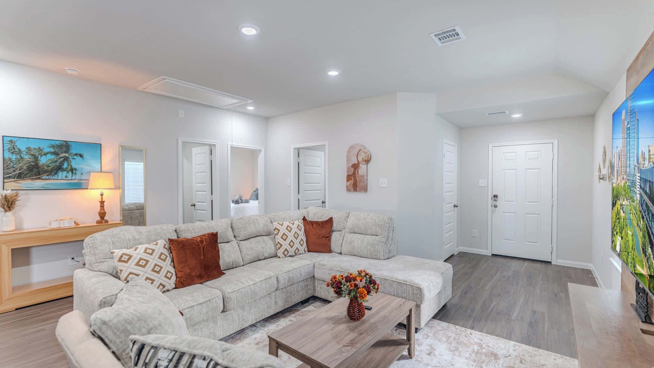Photo of Livingroom in Northside