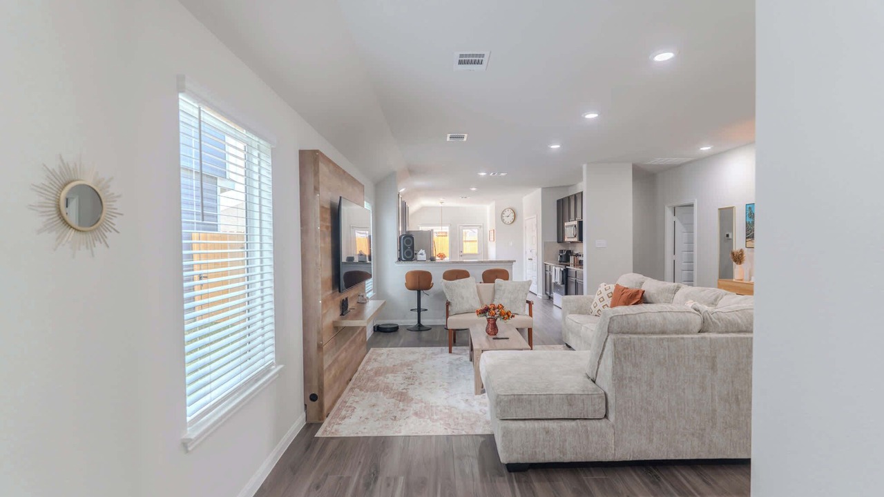 Photo of Livingroom in Northside