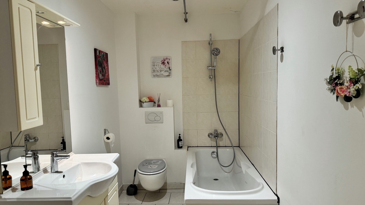 Photo of Bathroom in Socourt