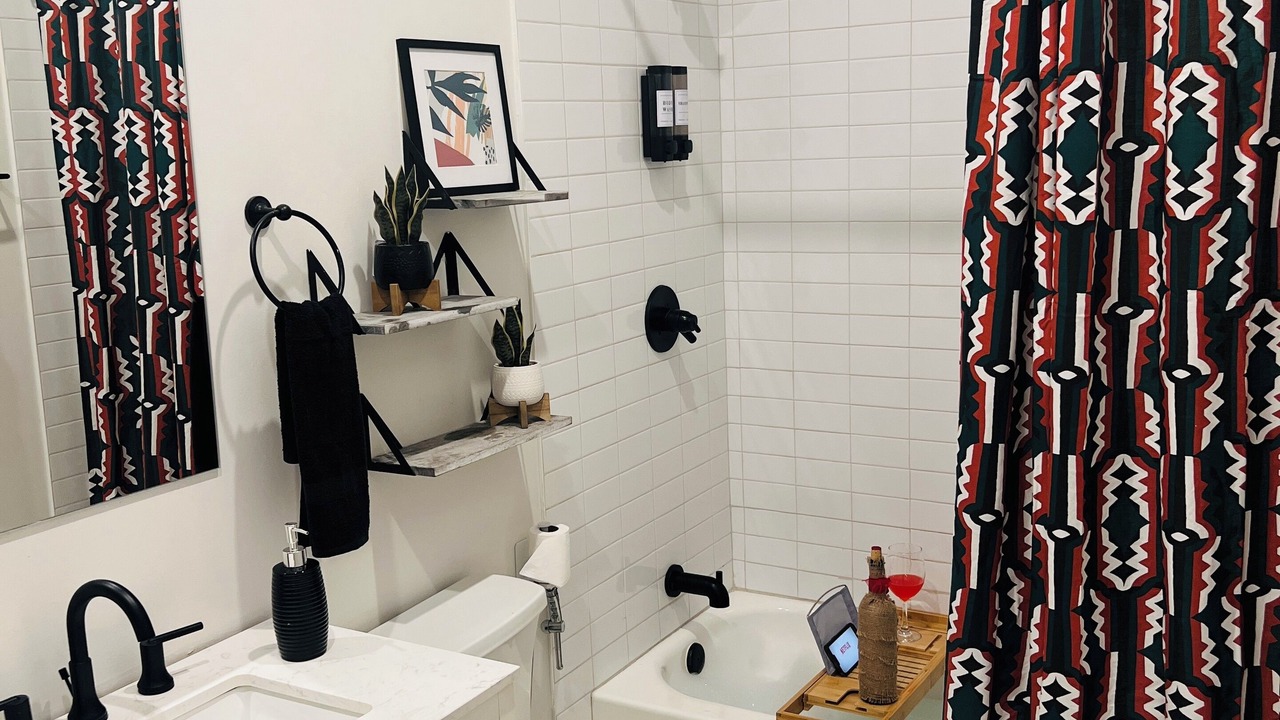 Photo of Bathroom in Deep Ellum