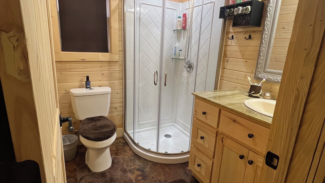 Photo of Bathroom in Higden