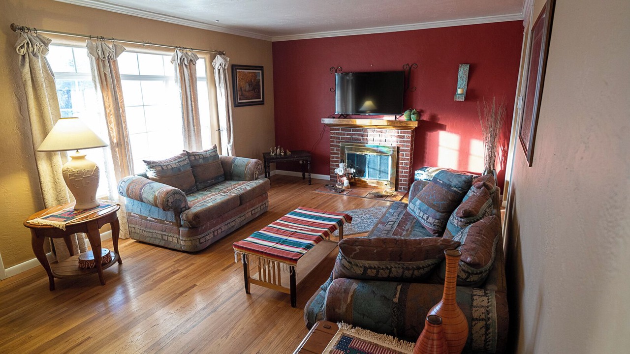 Photo of Livingroom in Northeast Heights