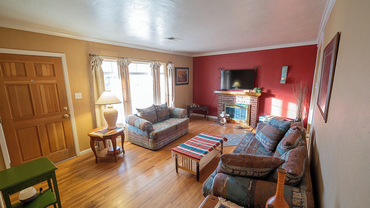 Photo of Livingroom in Northeast Heights