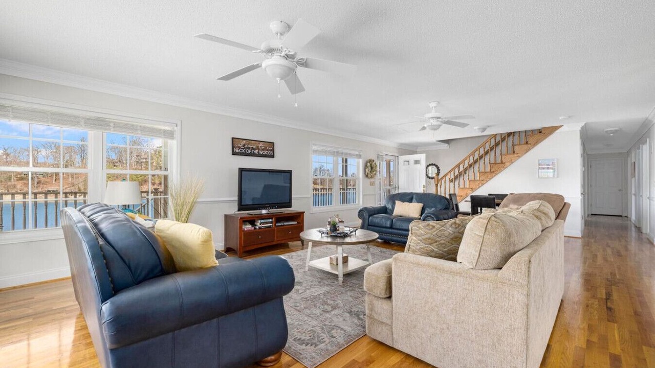 Photo of Livingroom in Piney Flats
