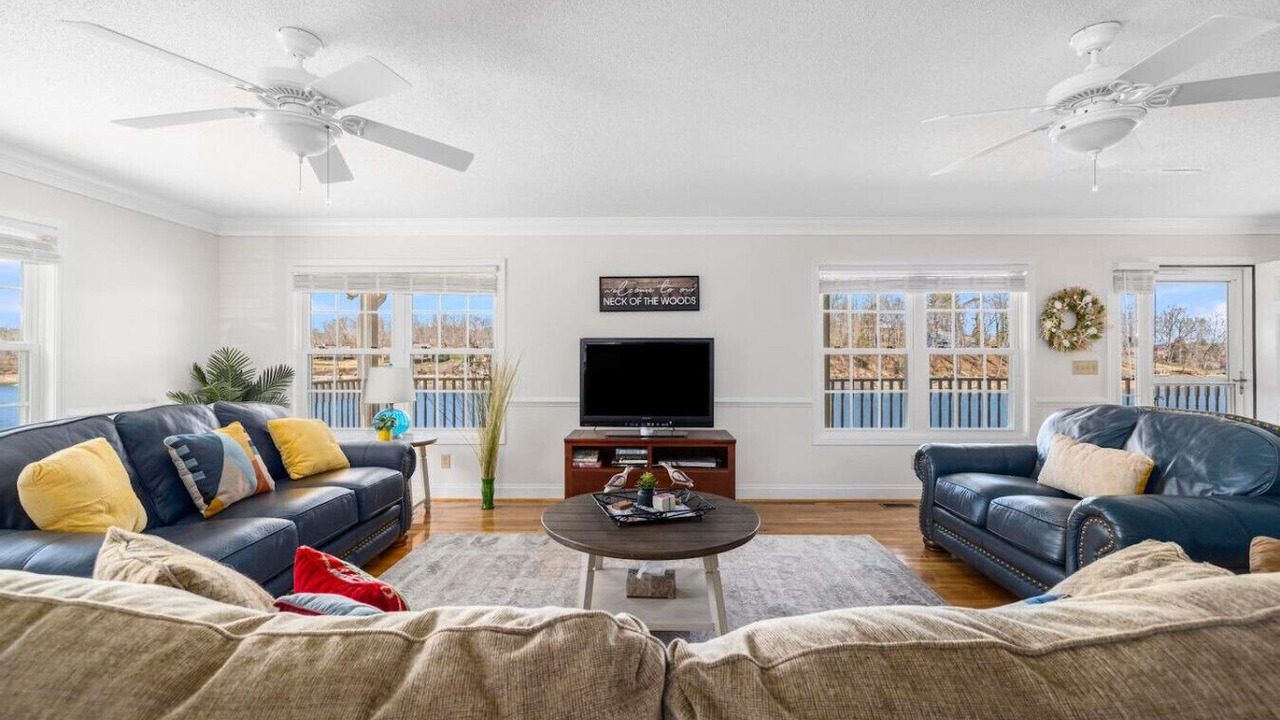 Photo of Livingroom in Piney Flats