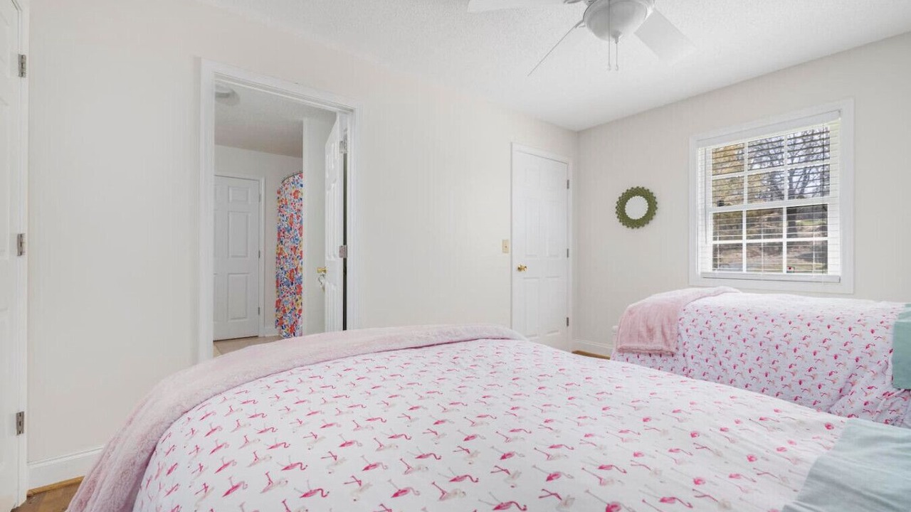 Photo of Bedroom in Piney Flats