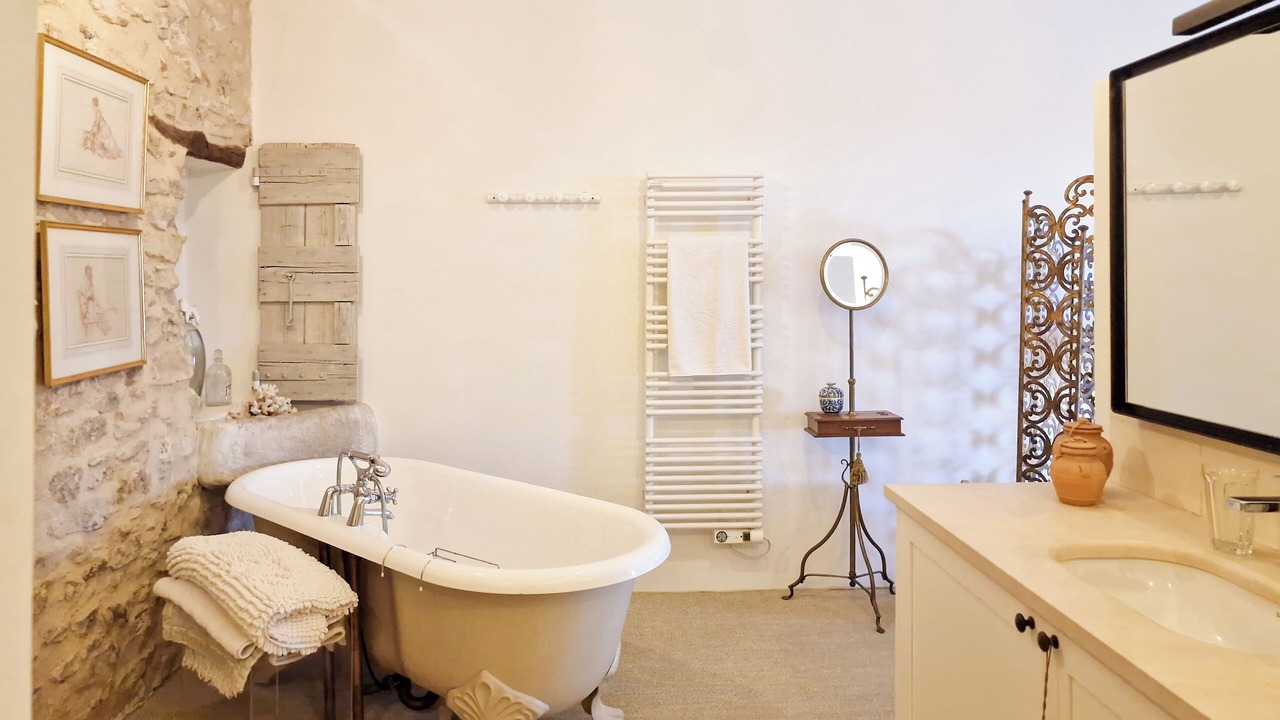 Photo of Bathroom in Lagnes