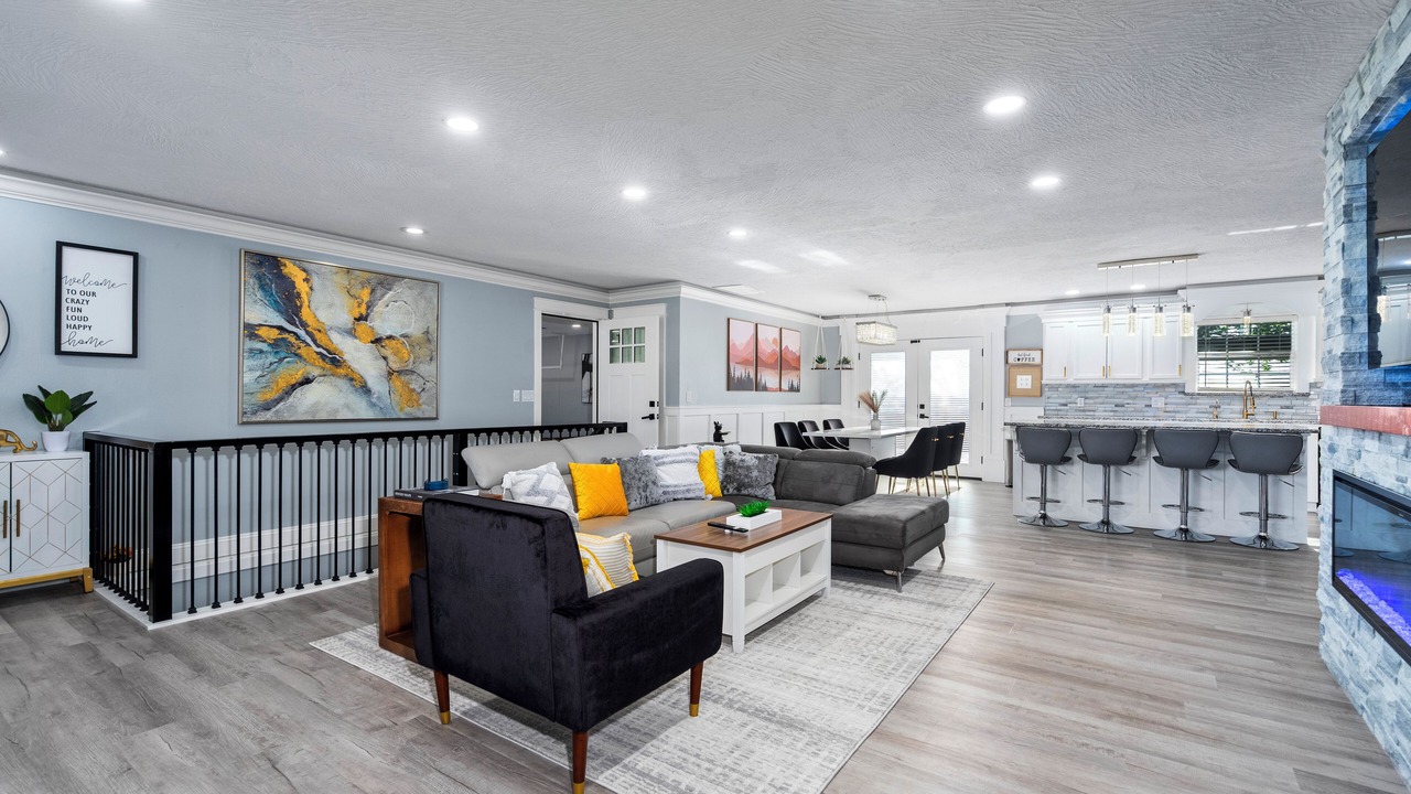 Photo of Livingroom in Eudora