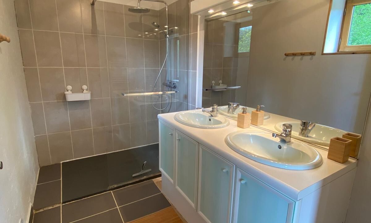 Photo of Bathroom in Vayrac