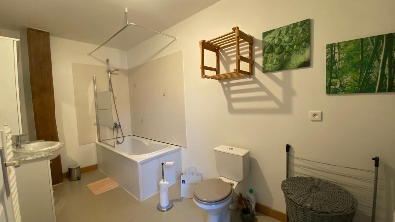 Photo of Bathroom in Socourt