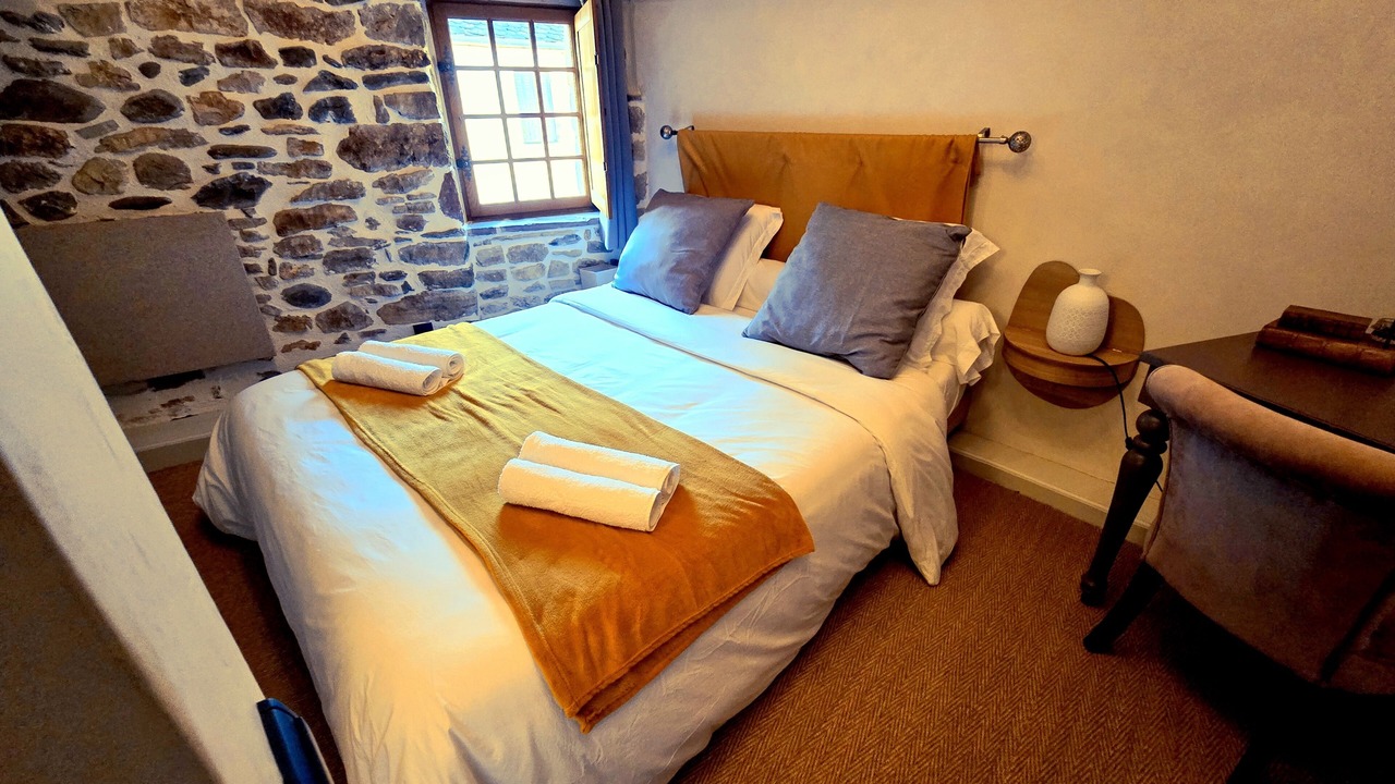 Photo of Bedroom in Espalion