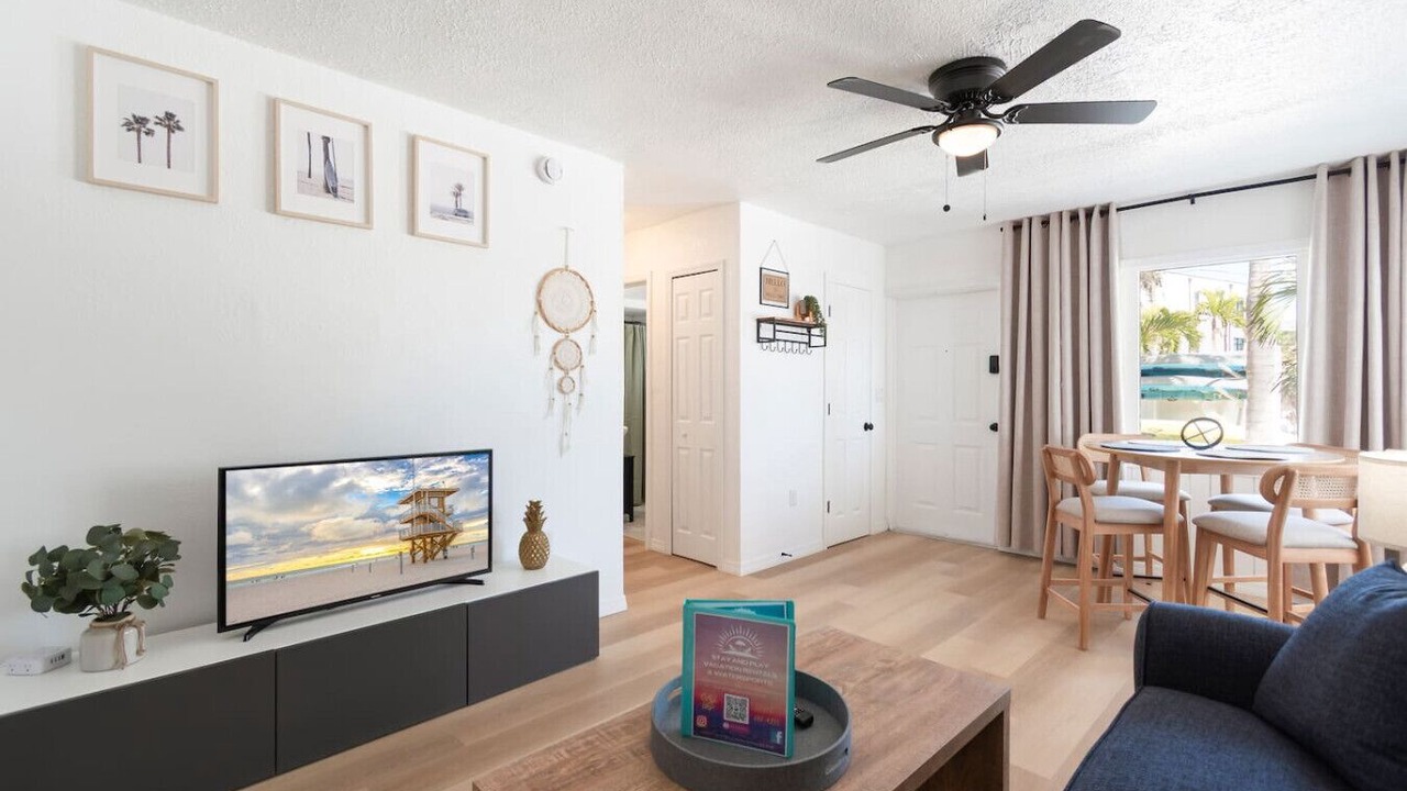 Photo of Livingroom in Bay Esplanade