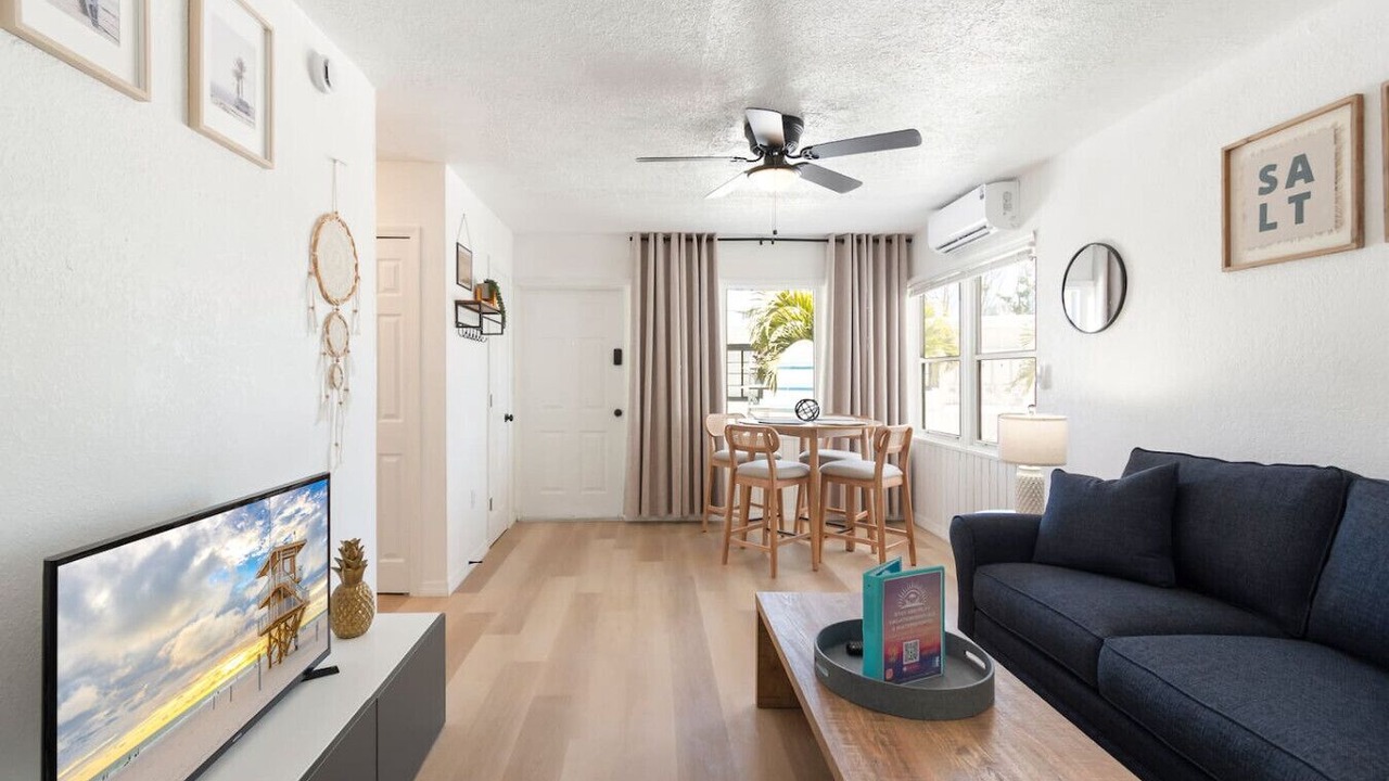 Photo of Livingroom in Bay Esplanade