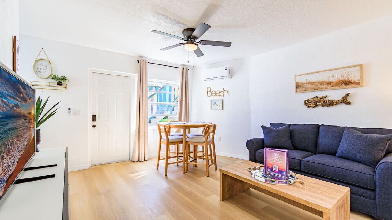 Photo of Livingroom in Bay Esplanade
