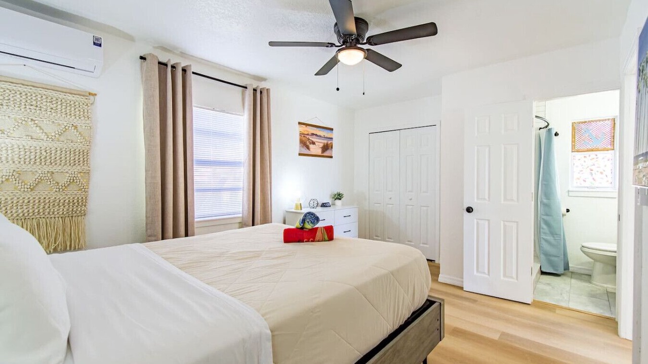 Photo of Bedroom in Bay Esplanade