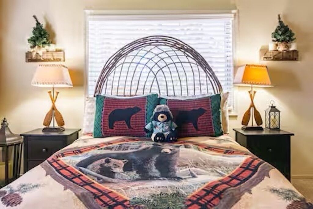 Photo of Bedroom in Meyers