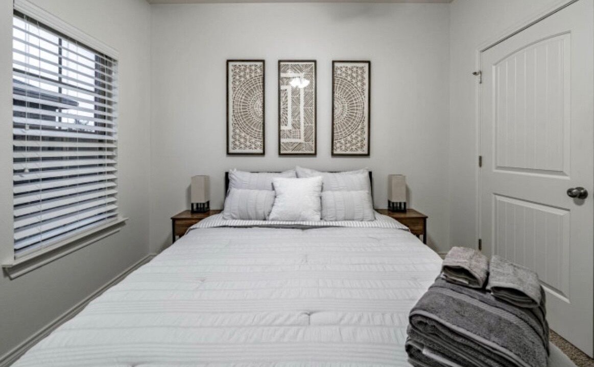 Photo of Bedroom in North by Northwest