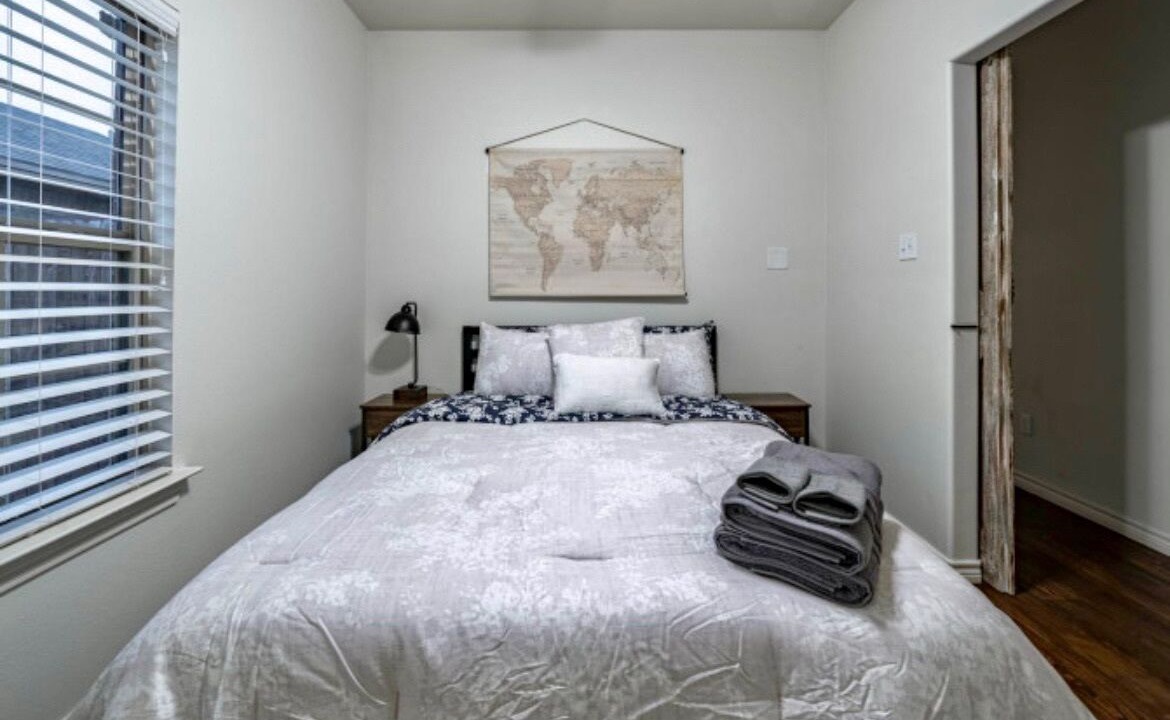 Photo of Bedroom in North by Northwest