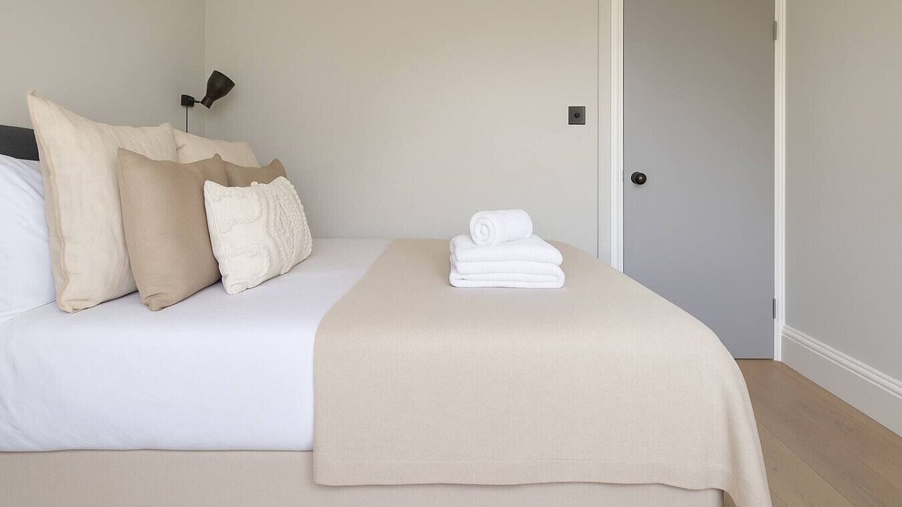 Photo of Bedroom in White City