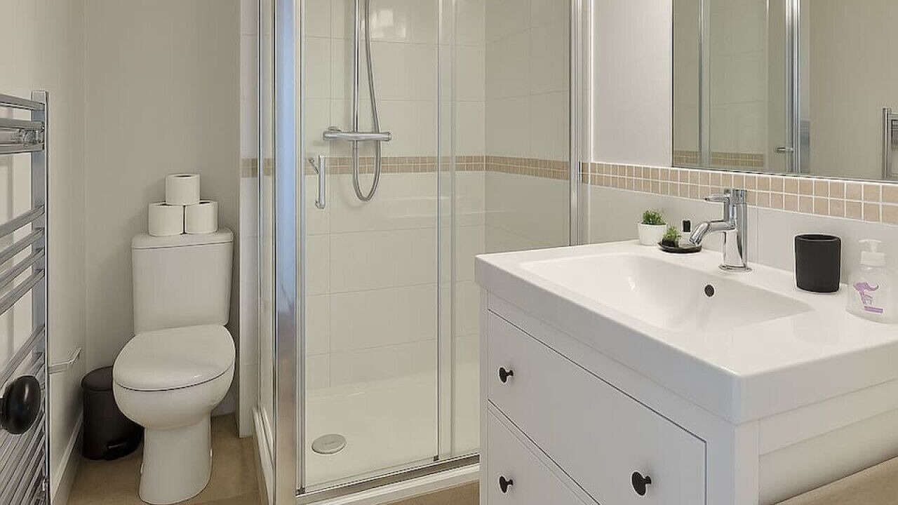 Photo of Bathroom in White City