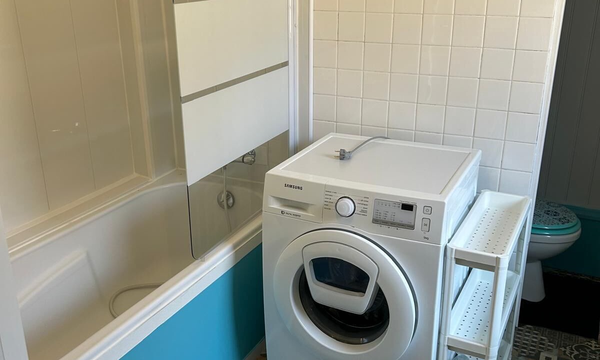 Photo of Bathroom in Le Bourg-Saint-Leonard