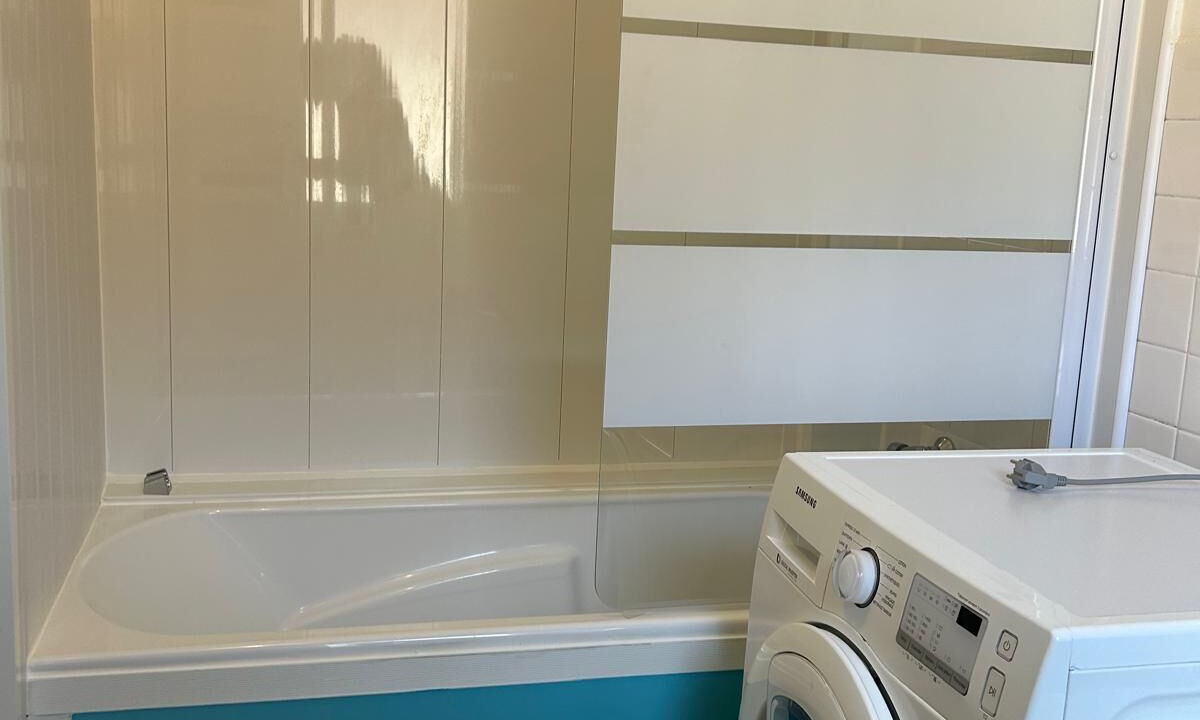 Photo of Bathroom in Le Bourg-Saint-Leonard