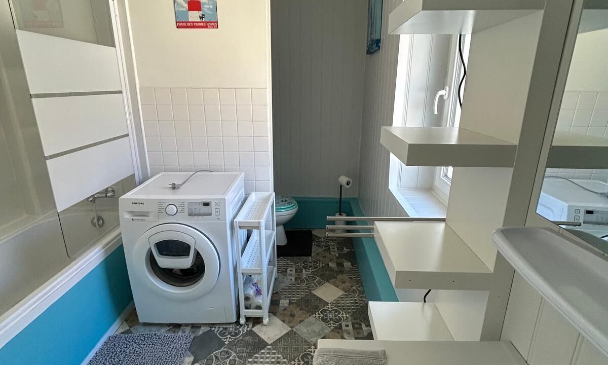 Photo of Bathroom in Le Bourg-Saint-Leonard