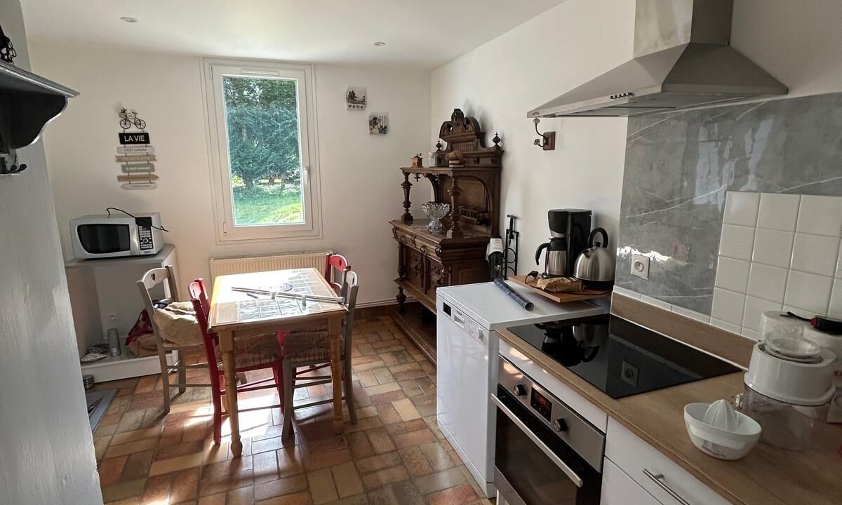 Photo of Kitchen in Le Bourg-Saint-Leonard
