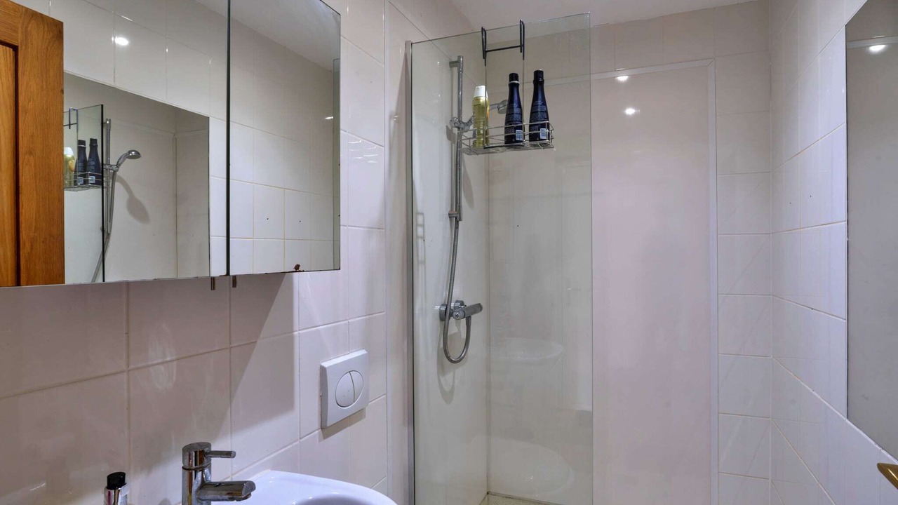 Photo of Bathroom in Boscastle