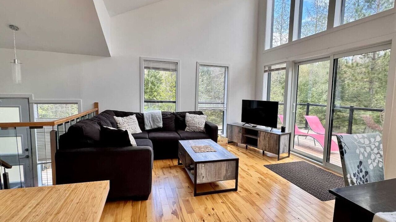 Photo of Livingroom in Chertsey