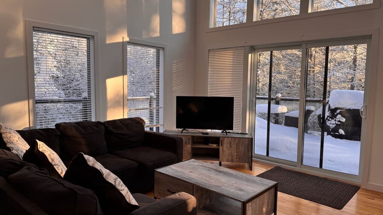 Photo of Livingroom in Chertsey