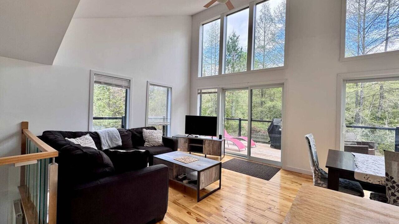 Photo of Livingroom in Chertsey