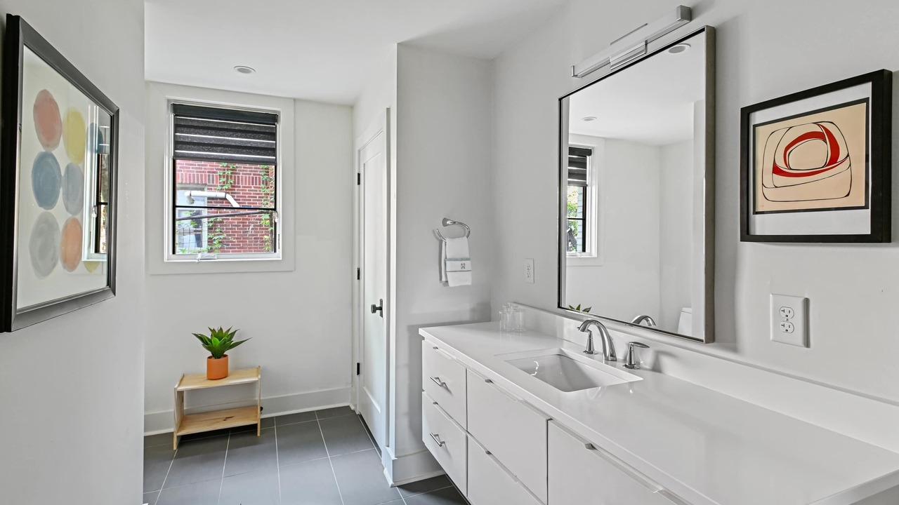 Photo of Bathroom in Poncey-Highland