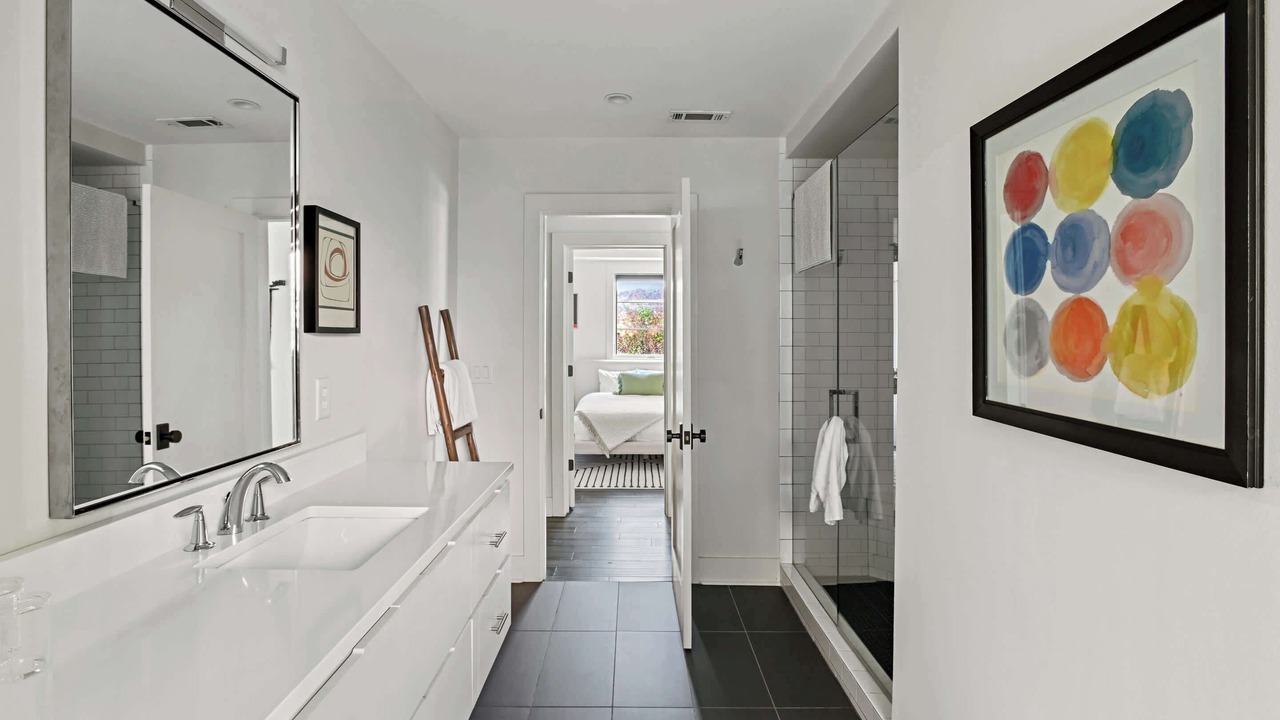 Photo of Bathroom in Poncey-Highland