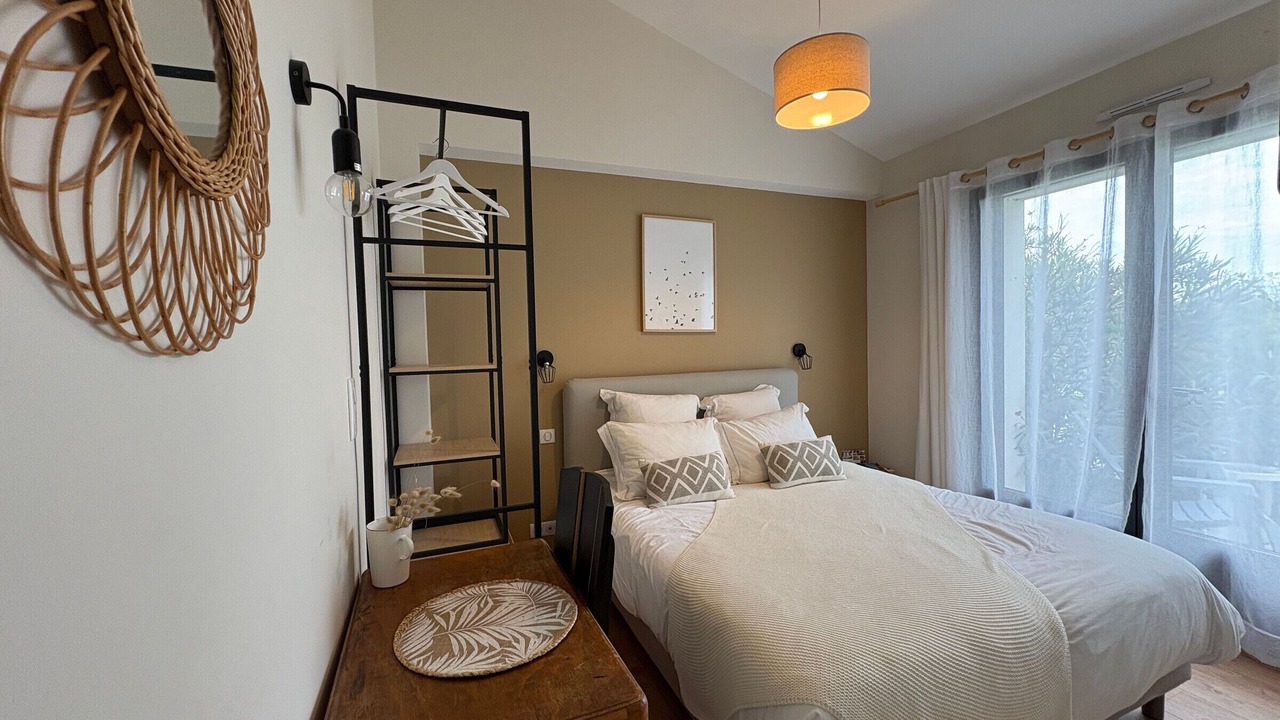 Photo of Bedroom in Port-Saint-Pere