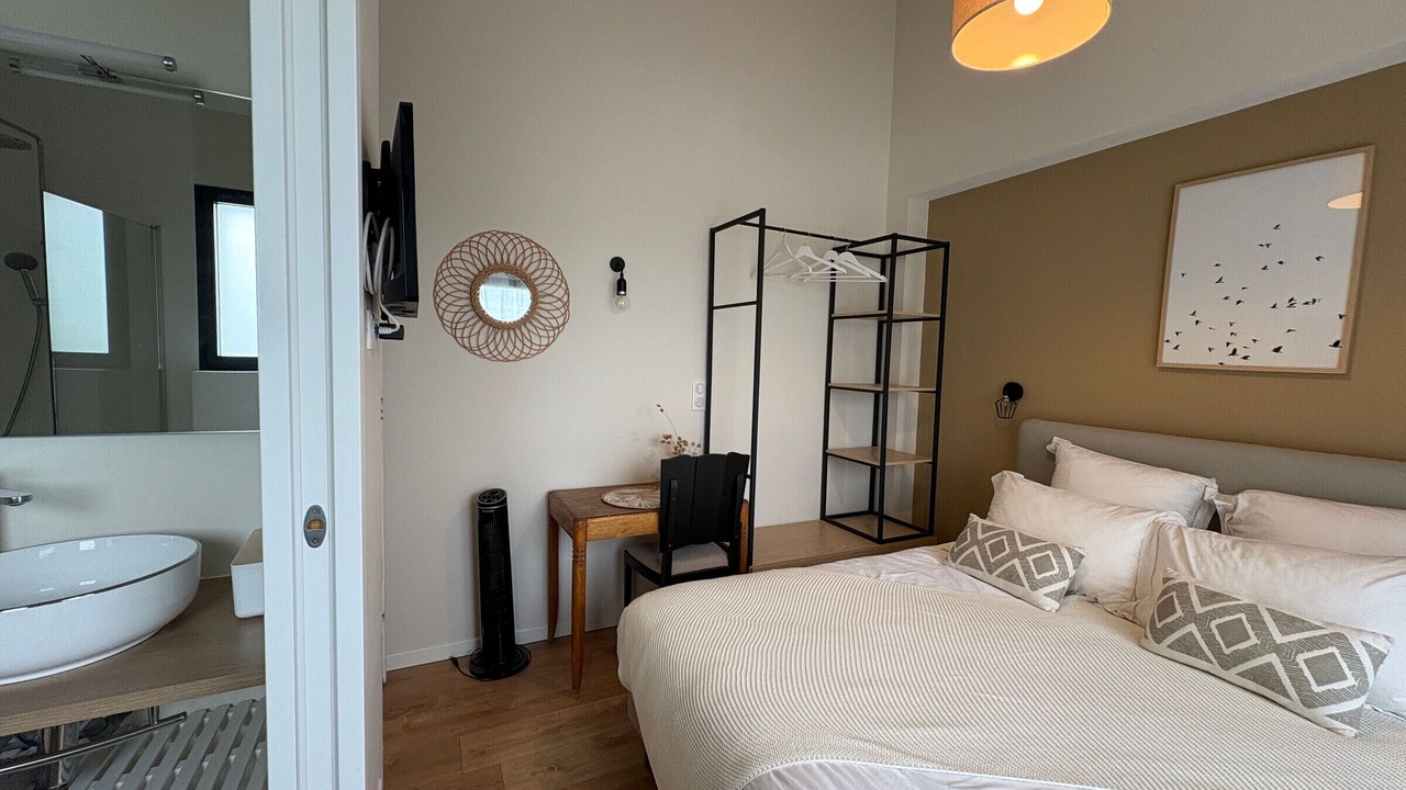 Photo of Bedroom in Port-Saint-Pere