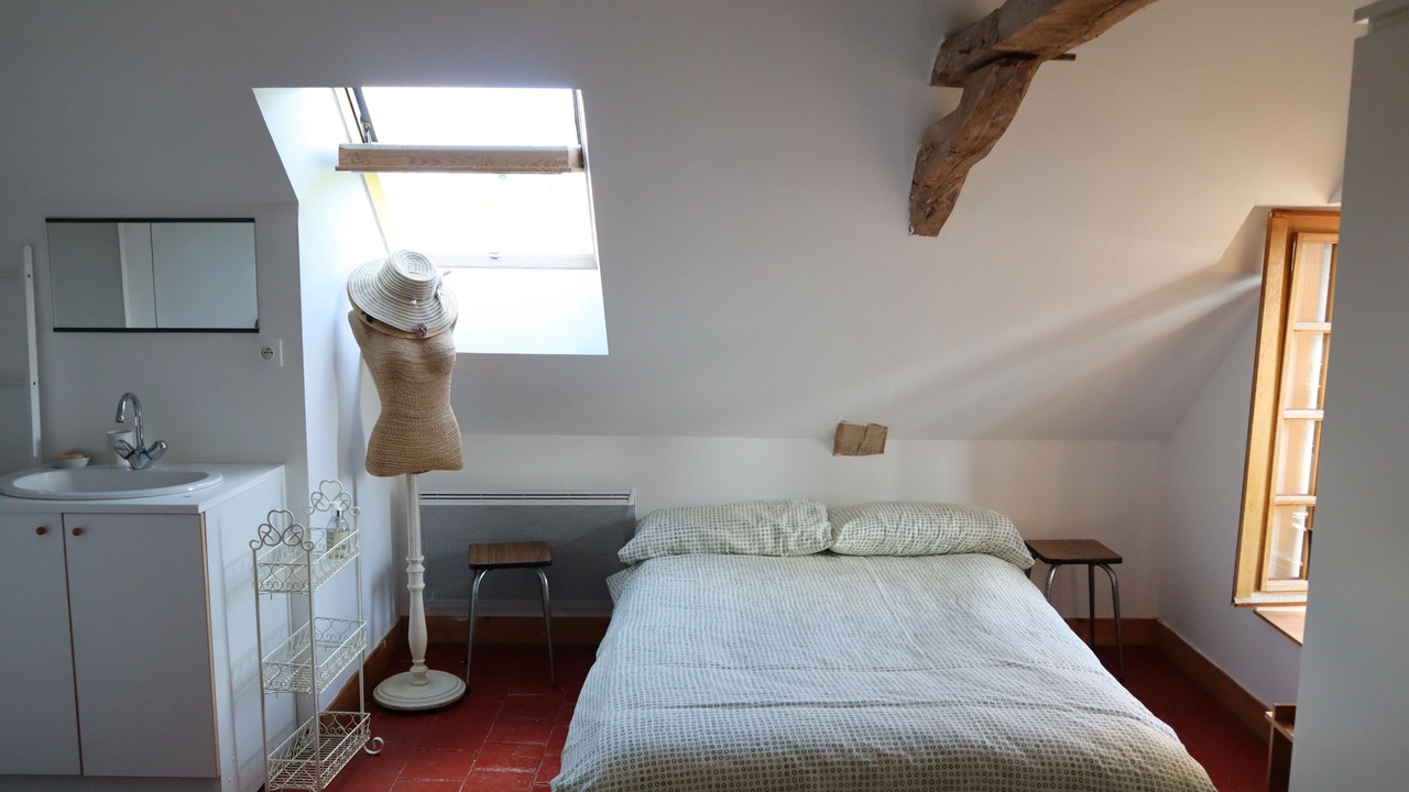 Photo of Bedroom in Noyant-Villages