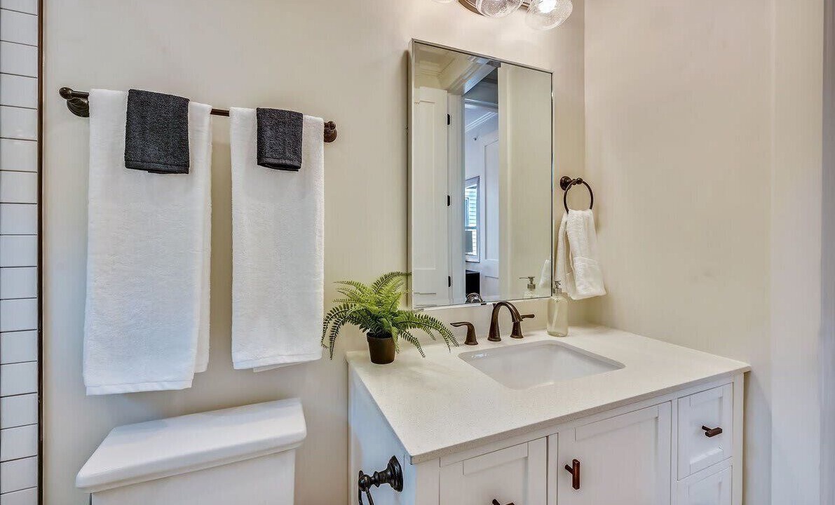 Photo of Bathroom in Forest Hills - Woodbourne