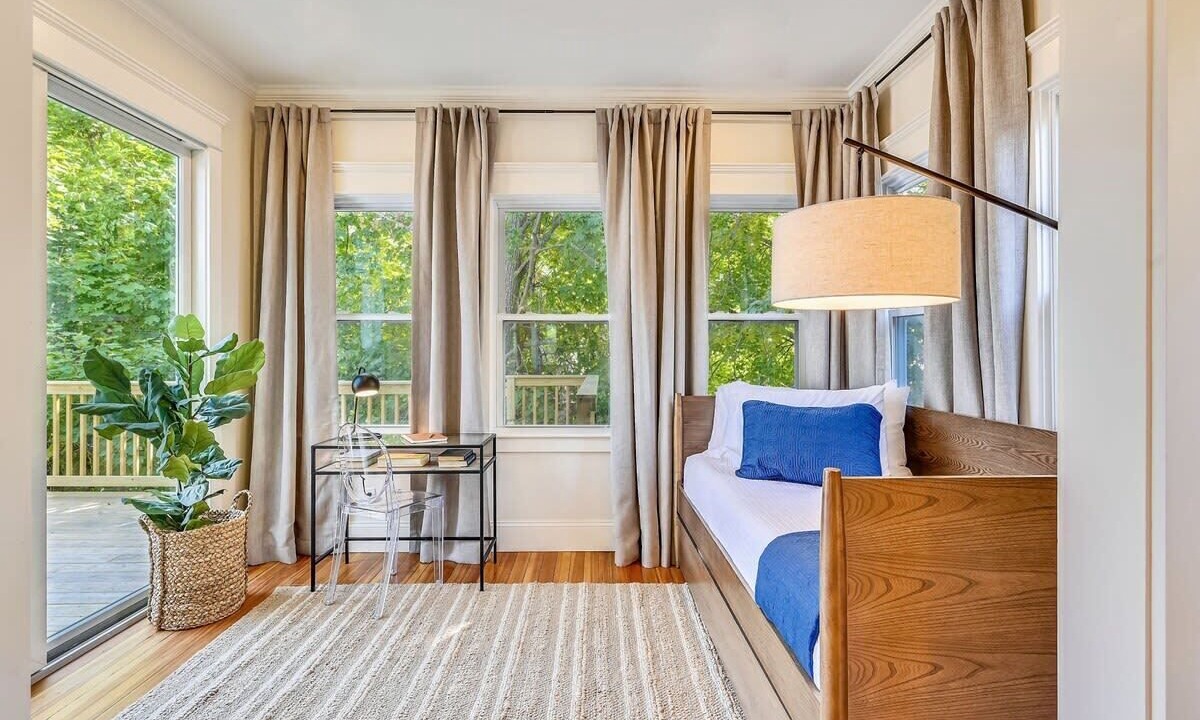 Photo of Bedroom in Forest Hills - Woodbourne