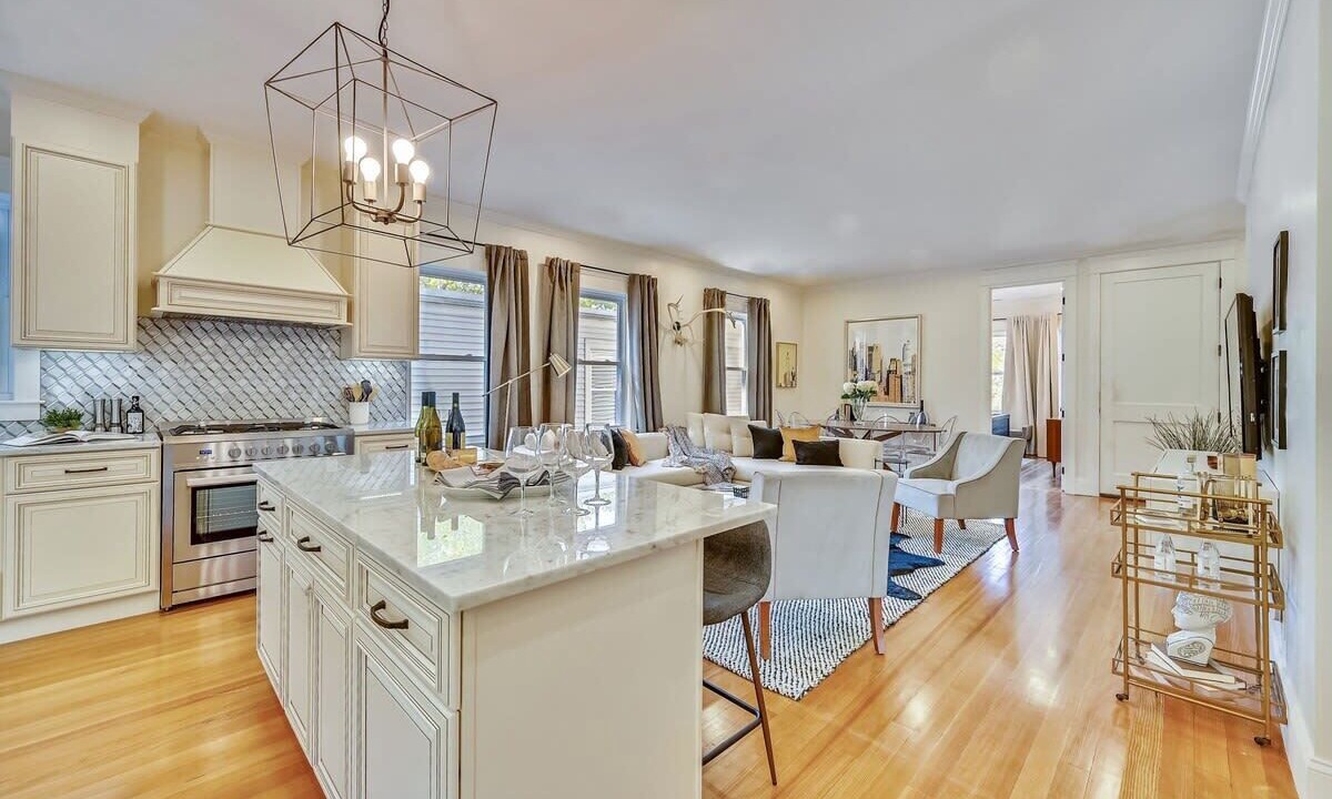 Photo of Others in Forest Hills - Woodbourne