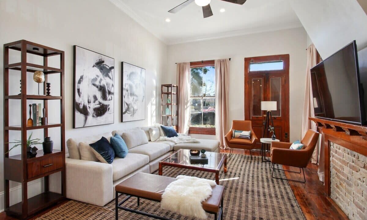 Photo of Livingroom in Uptown Historic District