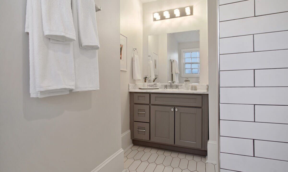 Photo of Bathroom in Uptown Historic District
