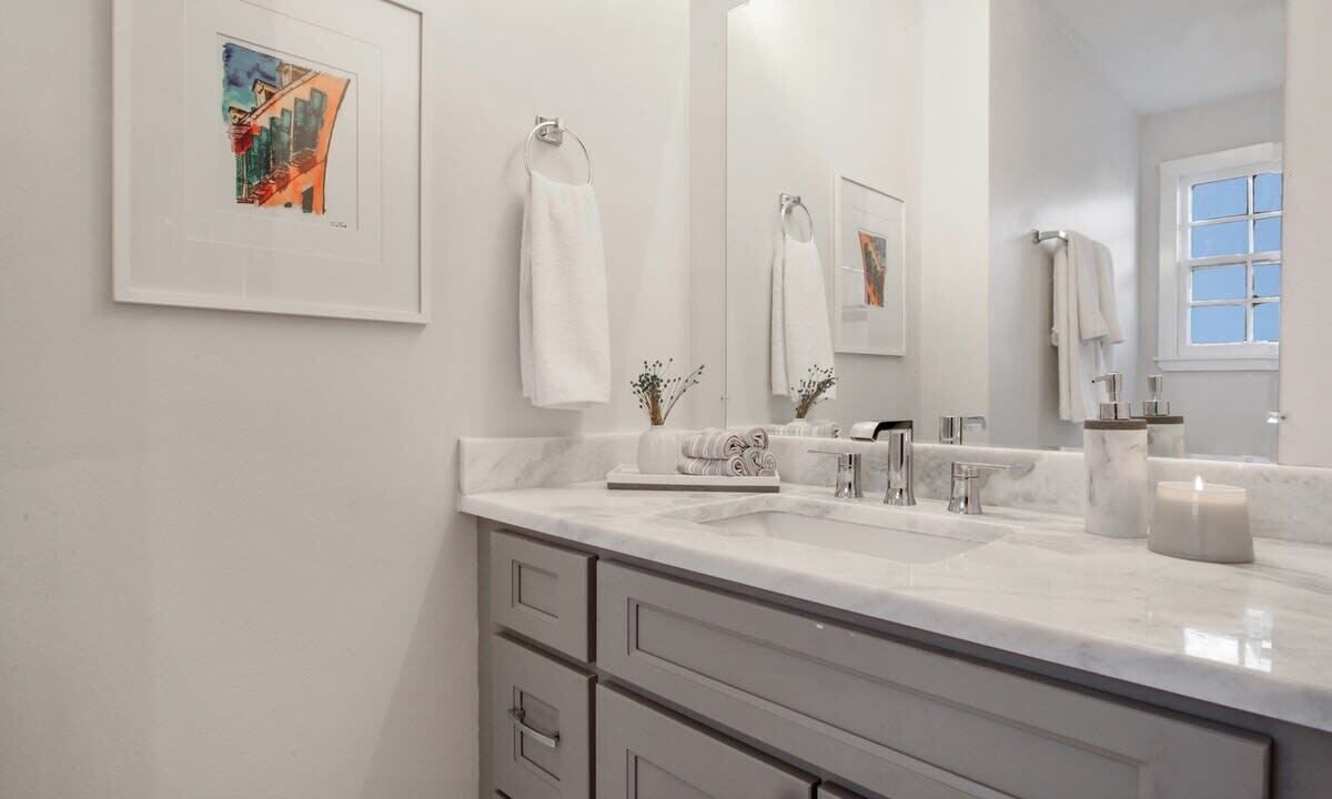 Photo of Bathroom in Uptown Historic District