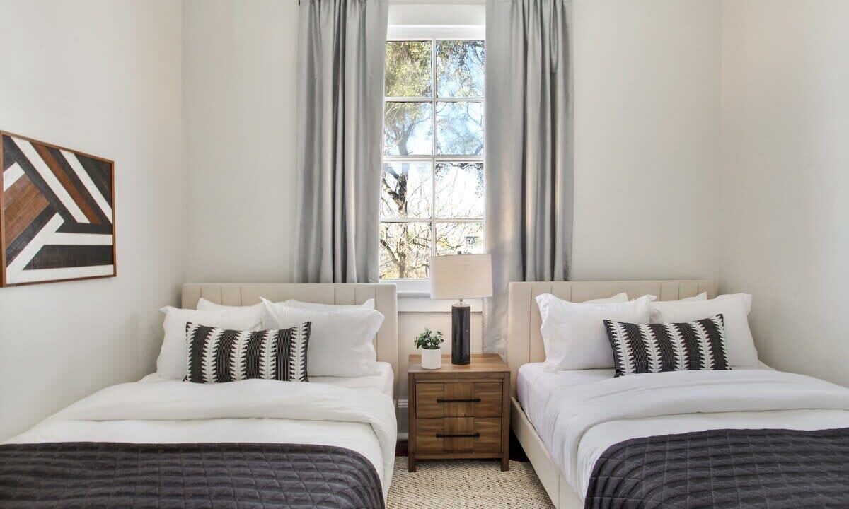 Photo of Bedroom in Uptown Historic District