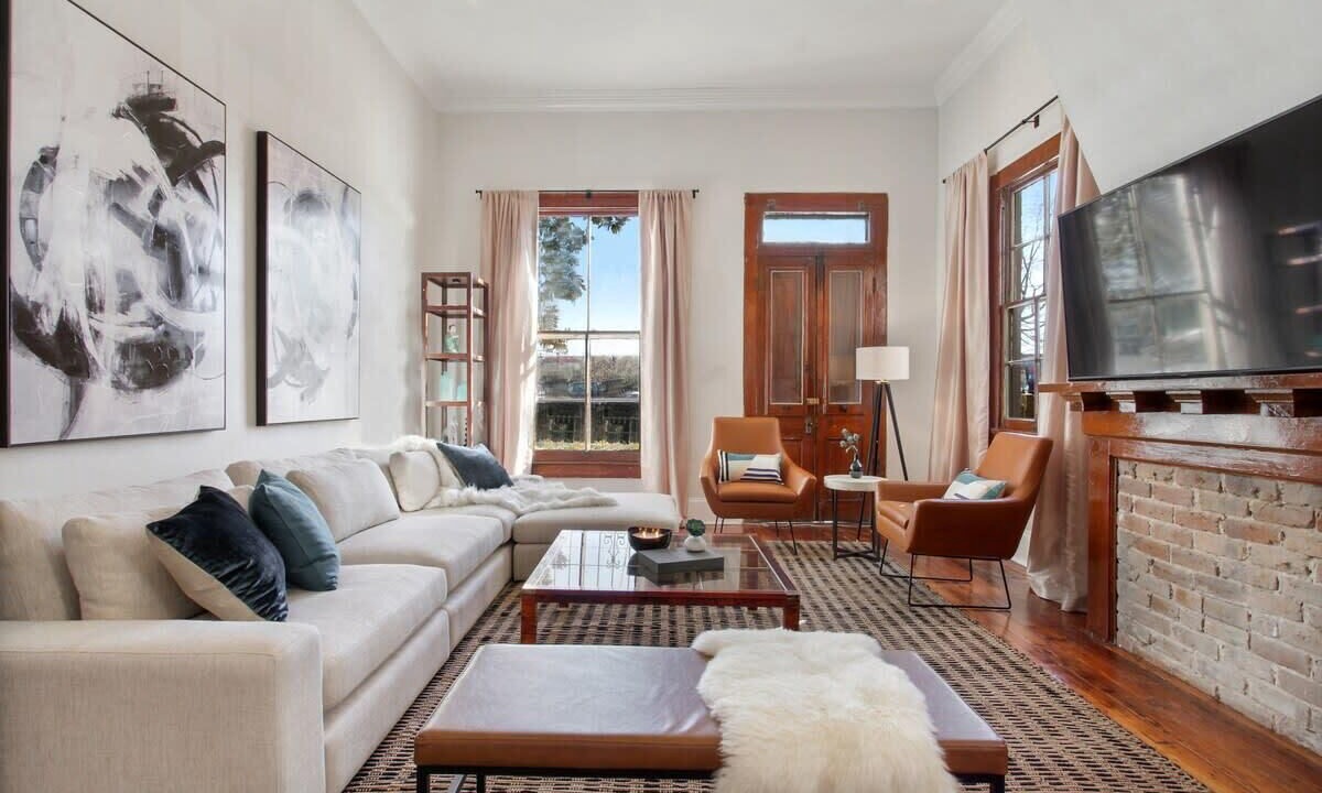 Photo of Livingroom in Uptown Historic District