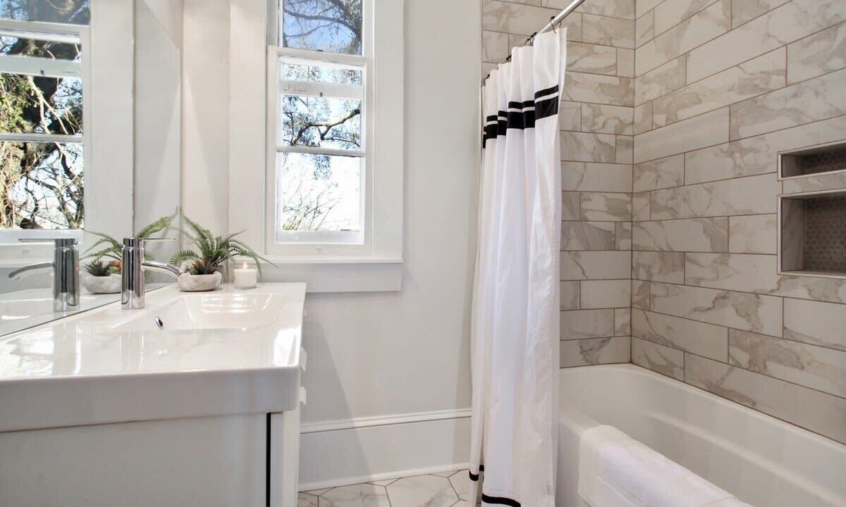 Photo of Bathroom in Uptown Historic District