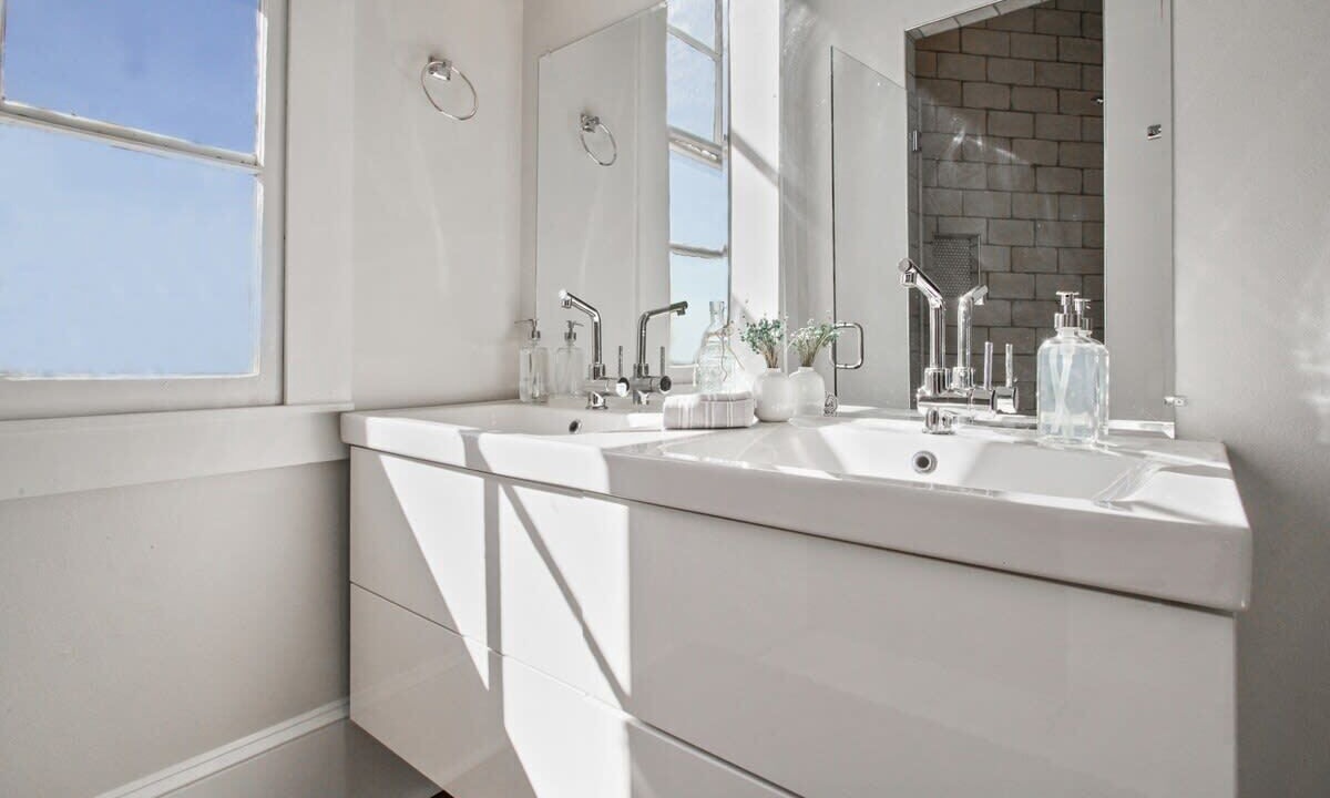 Photo of Bathroom in Uptown Historic District
