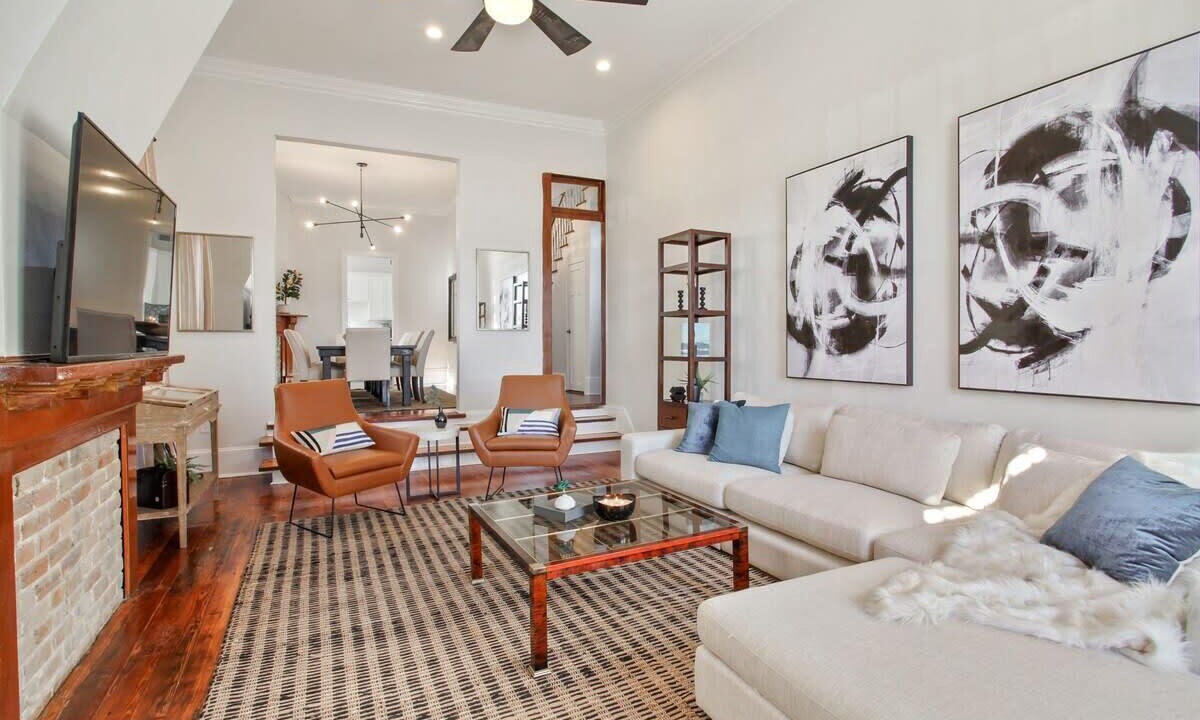 Photo of Livingroom in Uptown Historic District