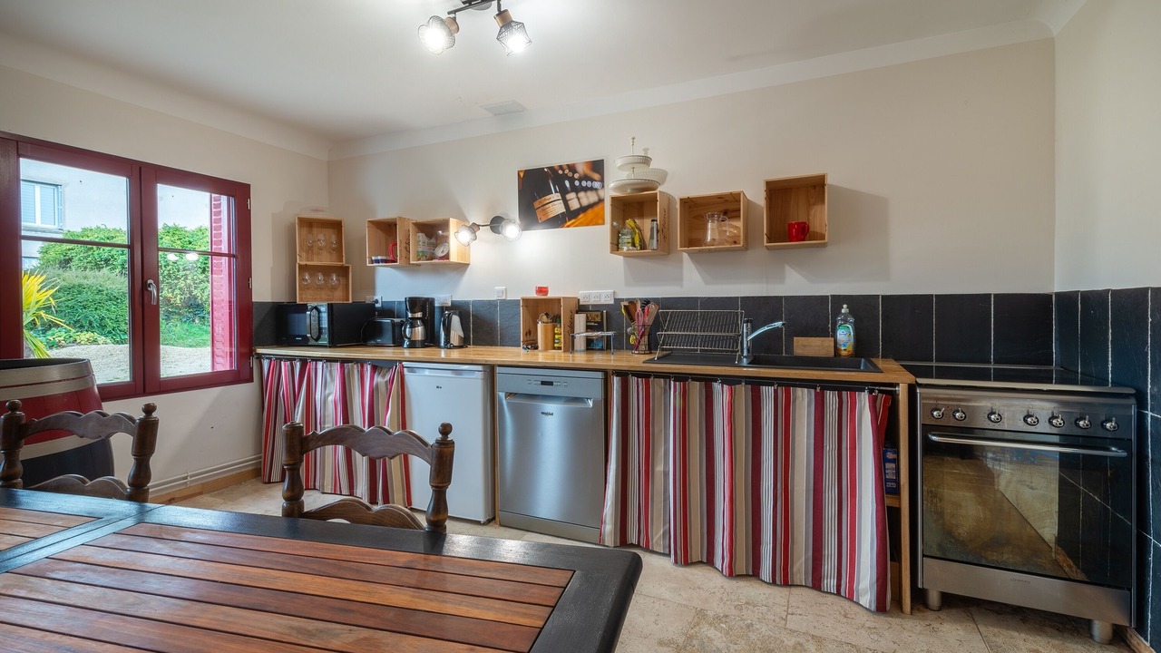 Photo of Kitchen in Saint-Cyr-en-Bourg
