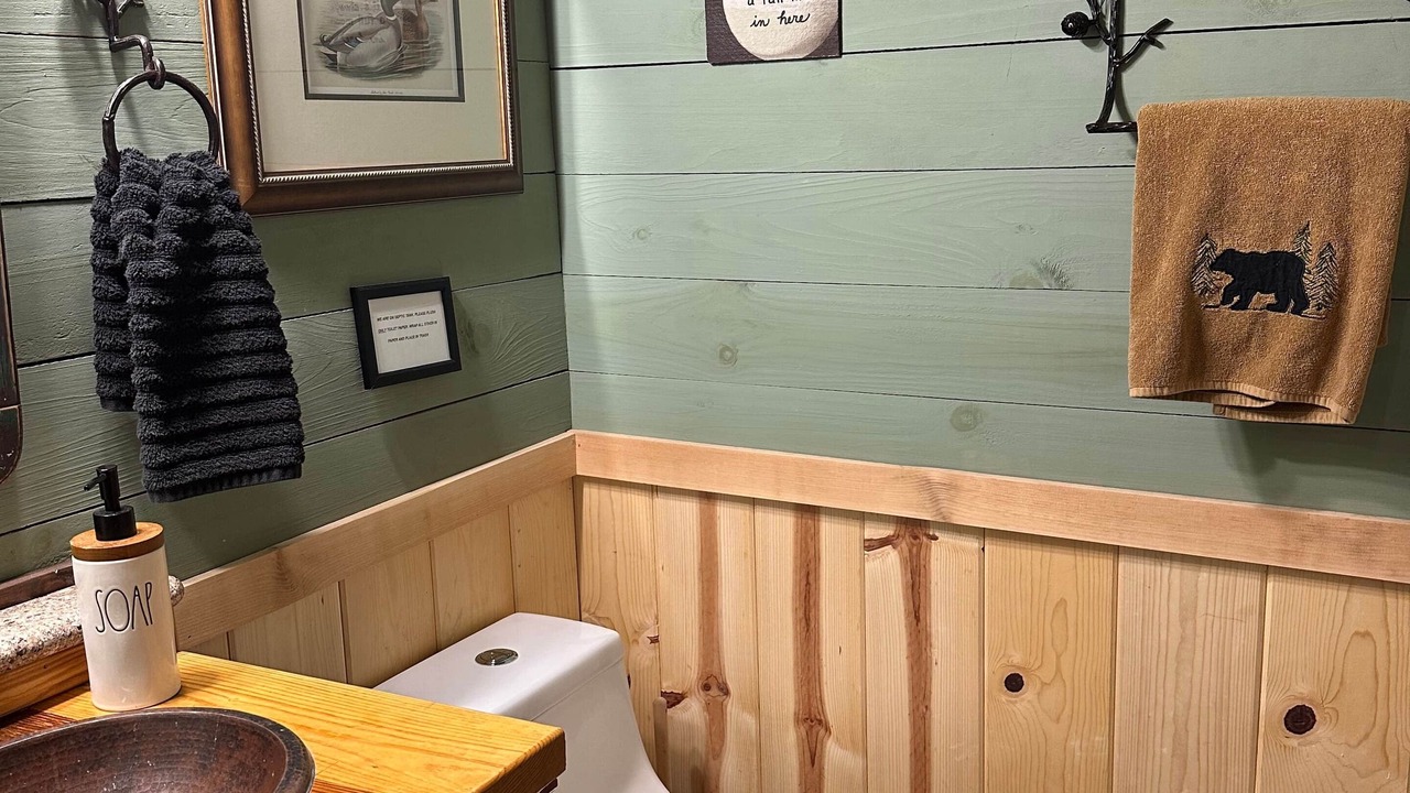 Photo of Bathroom in Lakemont